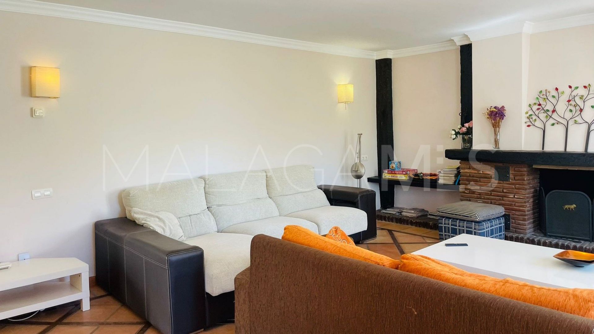 Semi detached villa with 6 bedrooms for sale in Fuengirola