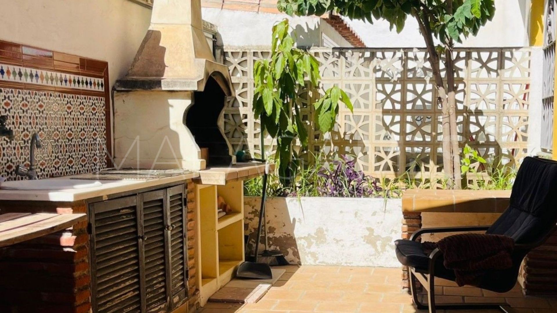 Semi detached villa with 6 bedrooms for sale in Fuengirola