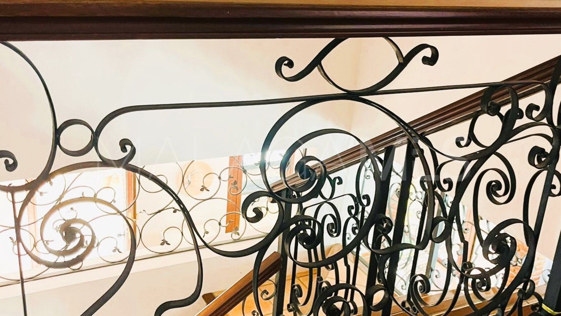 Semi detached villa with 6 bedrooms for sale in Fuengirola