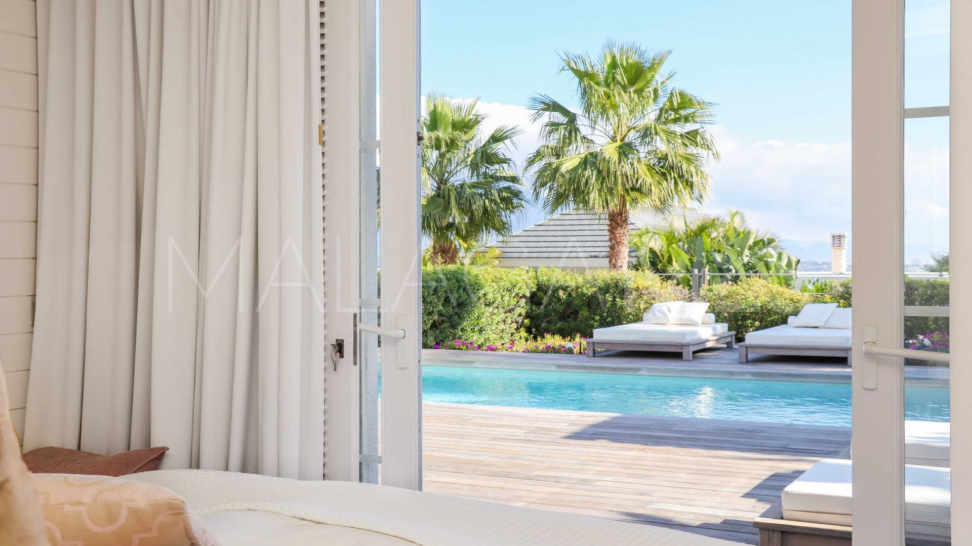 Villa for sale in Benahavis