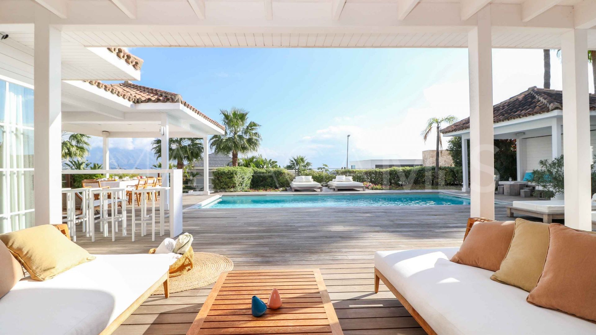 Villa for sale in Benahavis