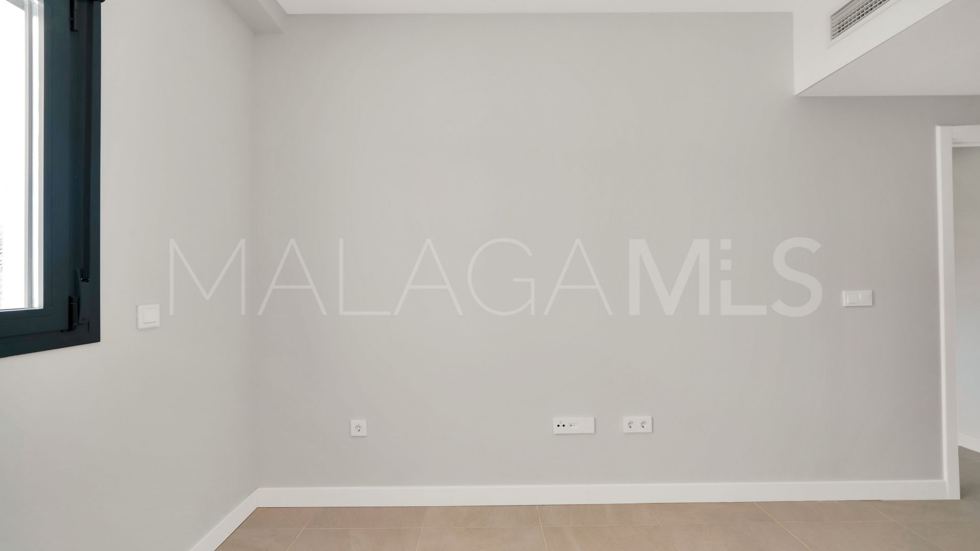Apartamento planta baja with 2 bedrooms for sale in Estepona Este