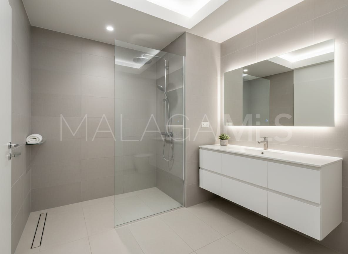 Appartement rez de chaussée for sale in Estepona Est