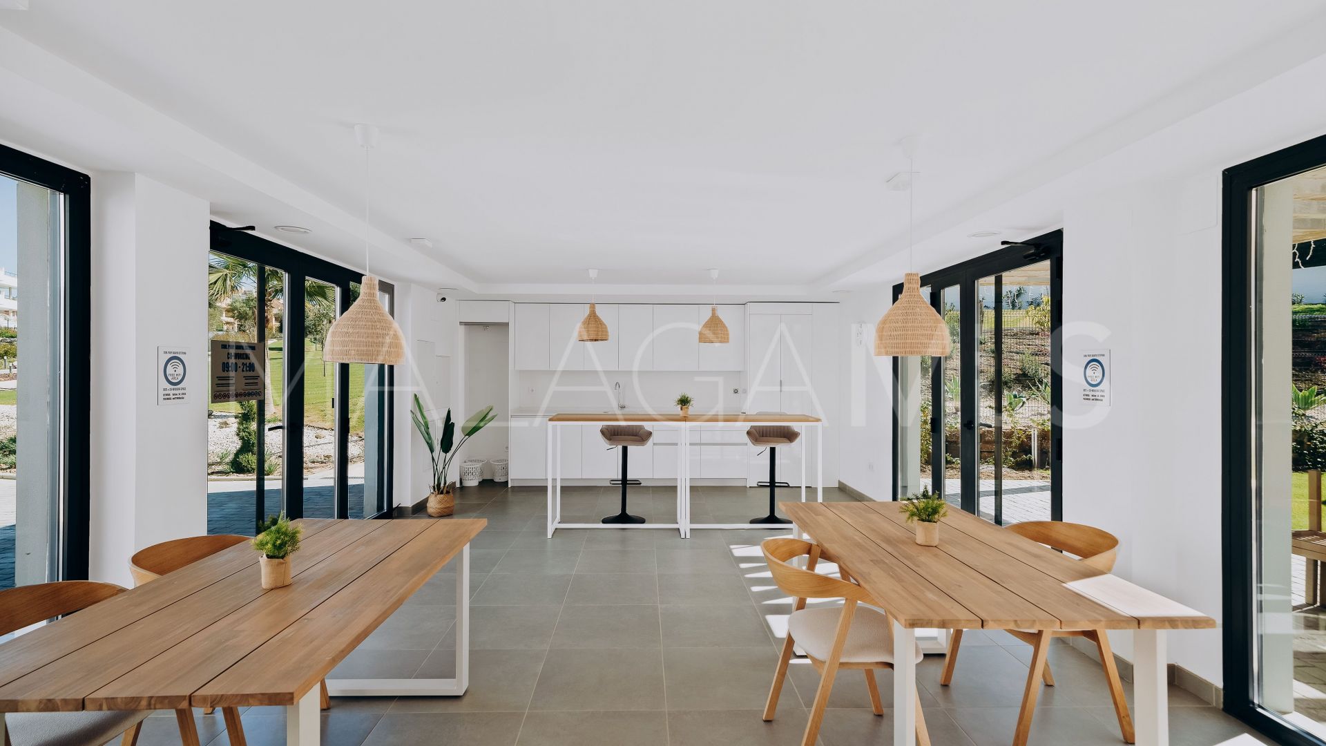 Apartamento planta baja with 2 bedrooms for sale in Estepona Este