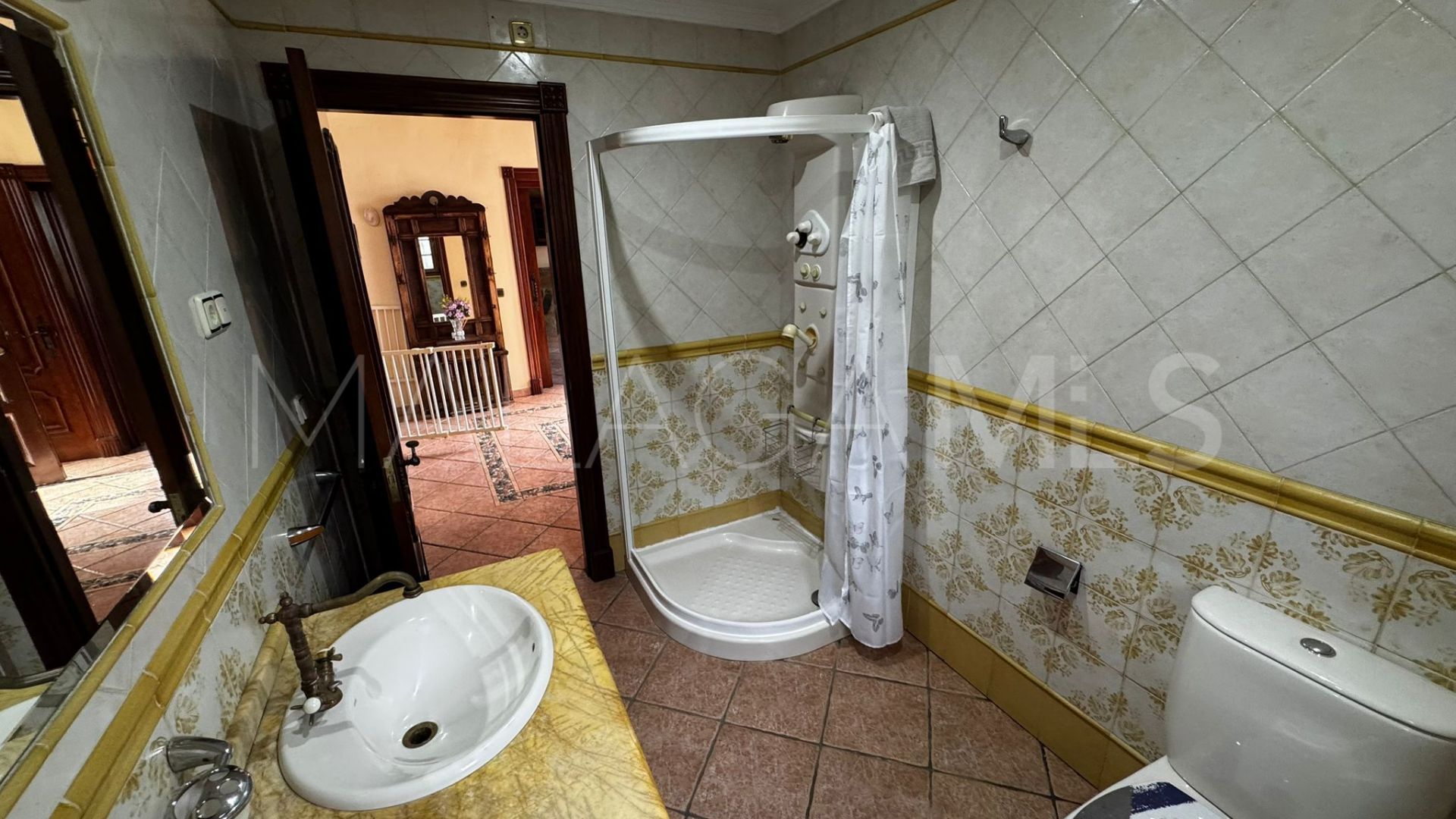 Se vende villa de 5 bedrooms in Las Lagunas