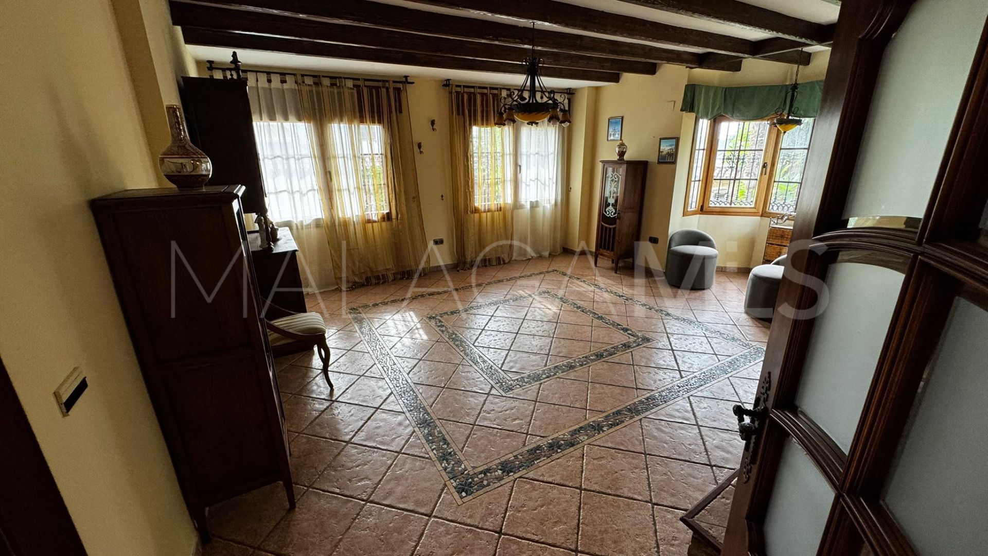 Se vende villa de 5 bedrooms in Las Lagunas