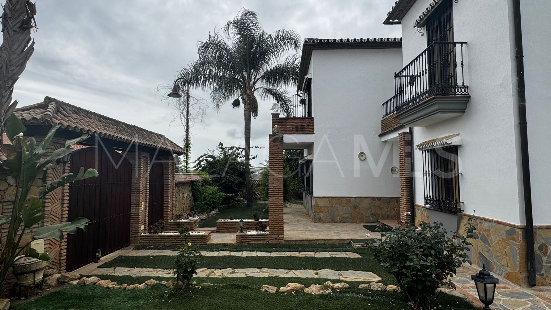 Se vende villa de 5 bedrooms in Las Lagunas
