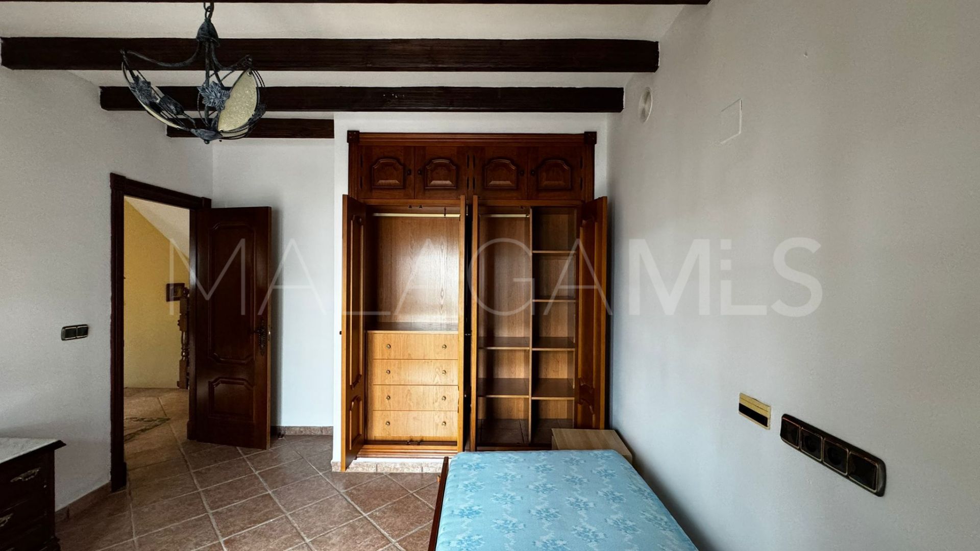 Se vende villa de 5 bedrooms in Las Lagunas