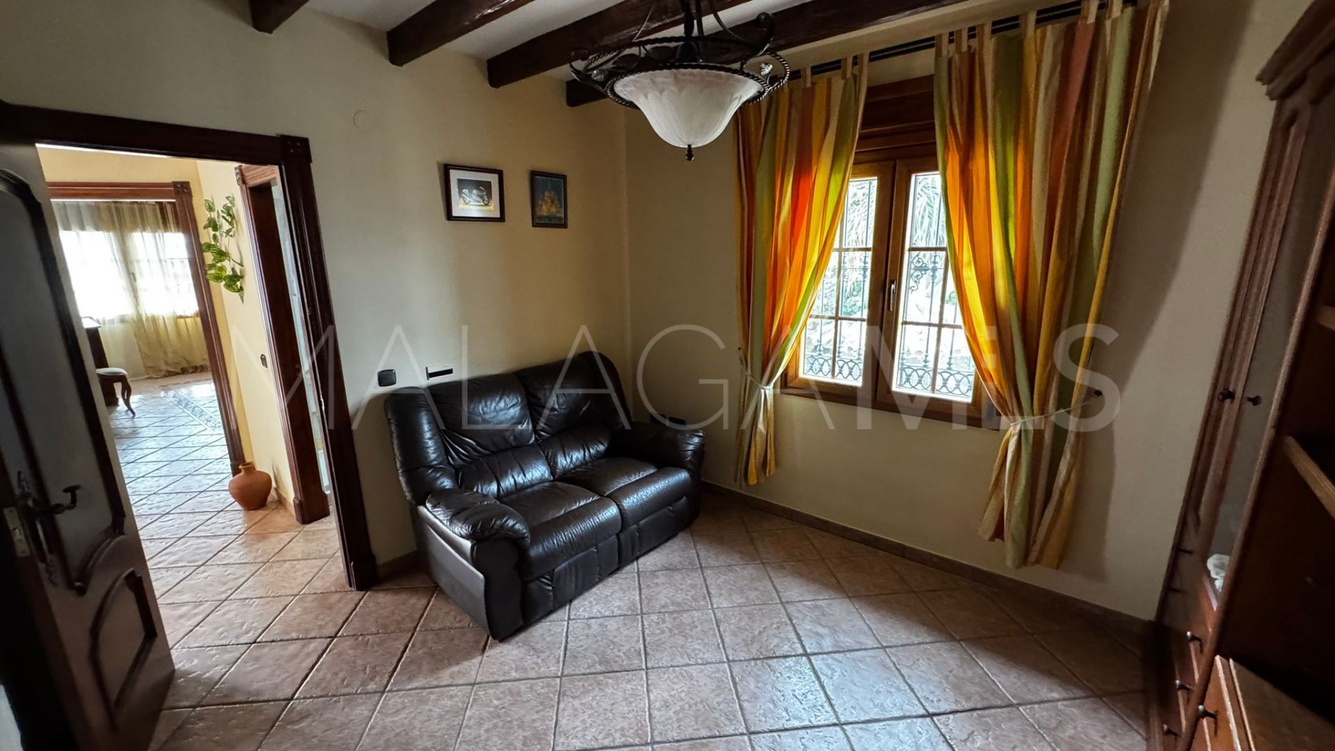 Se vende villa de 5 bedrooms in Las Lagunas