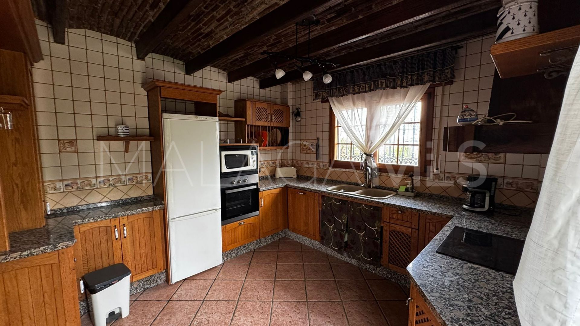 Se vende villa de 5 bedrooms in Las Lagunas