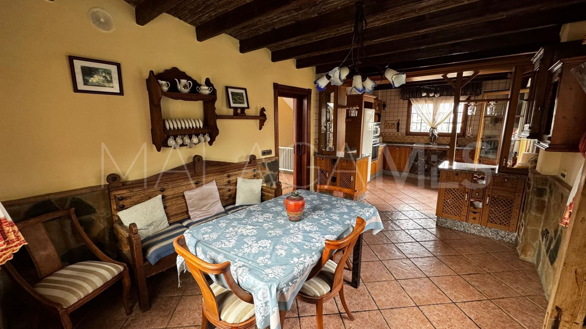 Se vende villa de 5 bedrooms in Las Lagunas