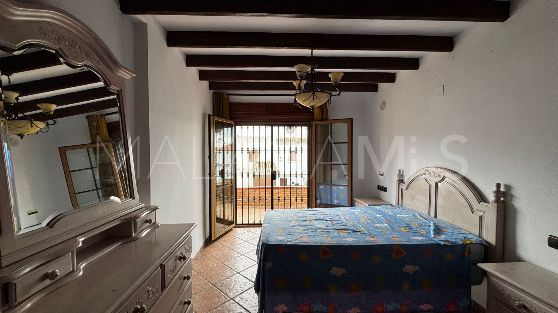 Se vende villa de 5 bedrooms in Las Lagunas