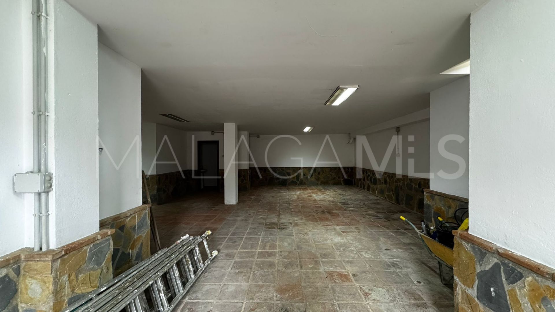 Se vende villa de 5 bedrooms in Las Lagunas