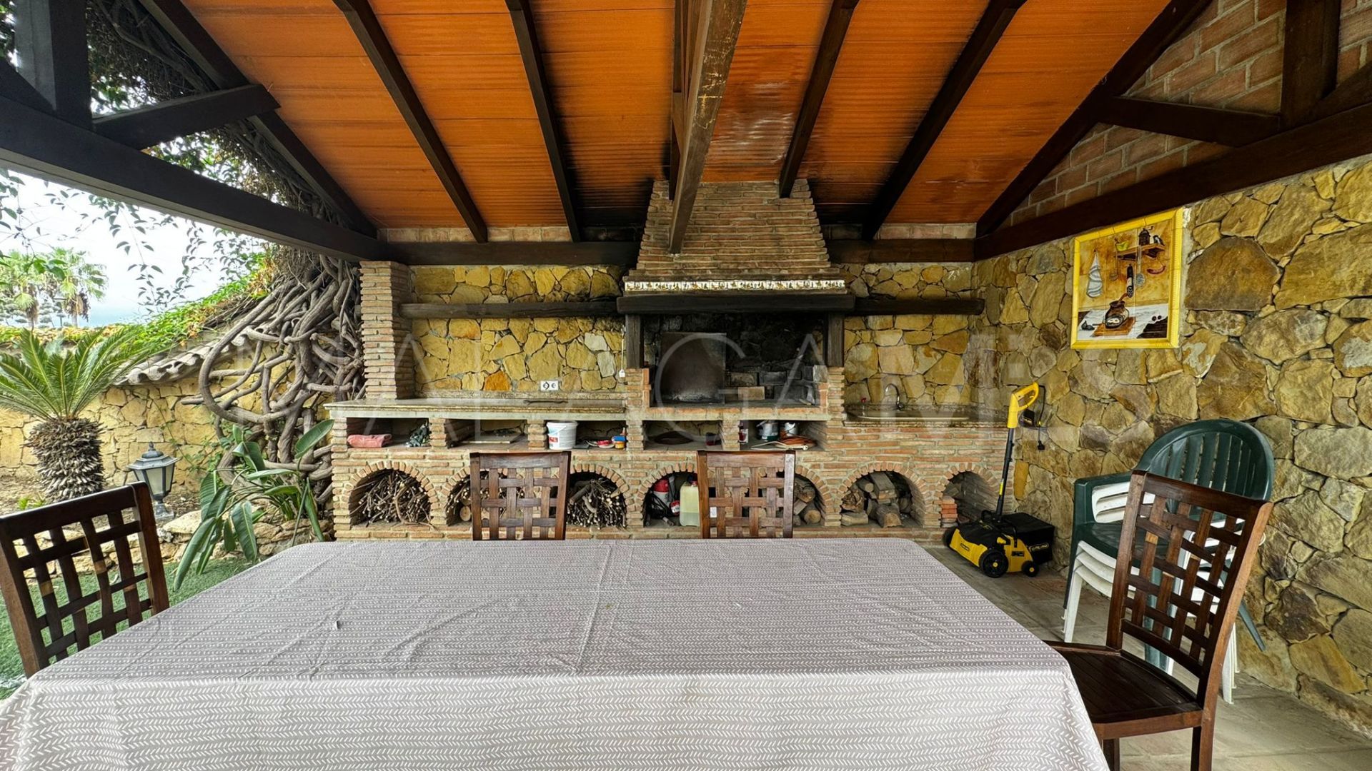 Se vende villa de 5 bedrooms in Las Lagunas