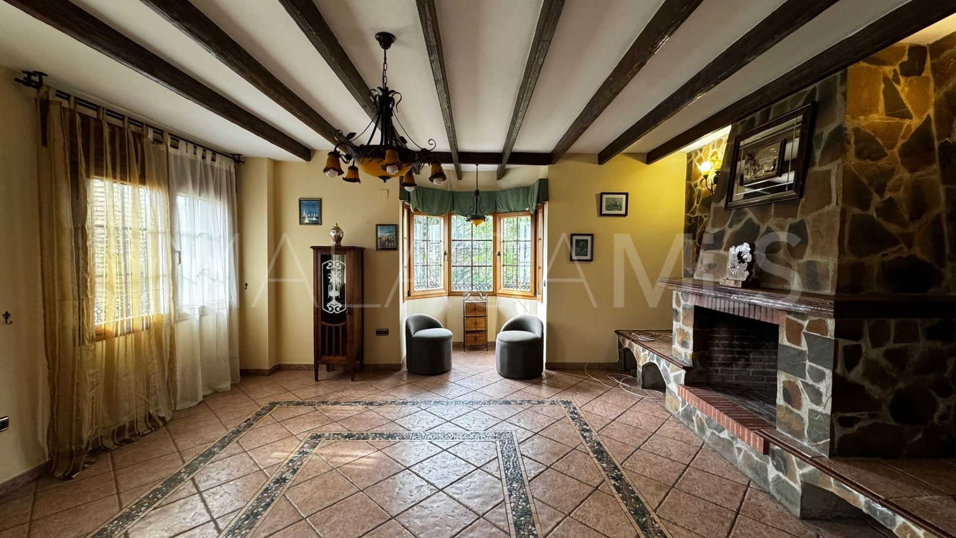 Se vende villa de 5 bedrooms in Las Lagunas