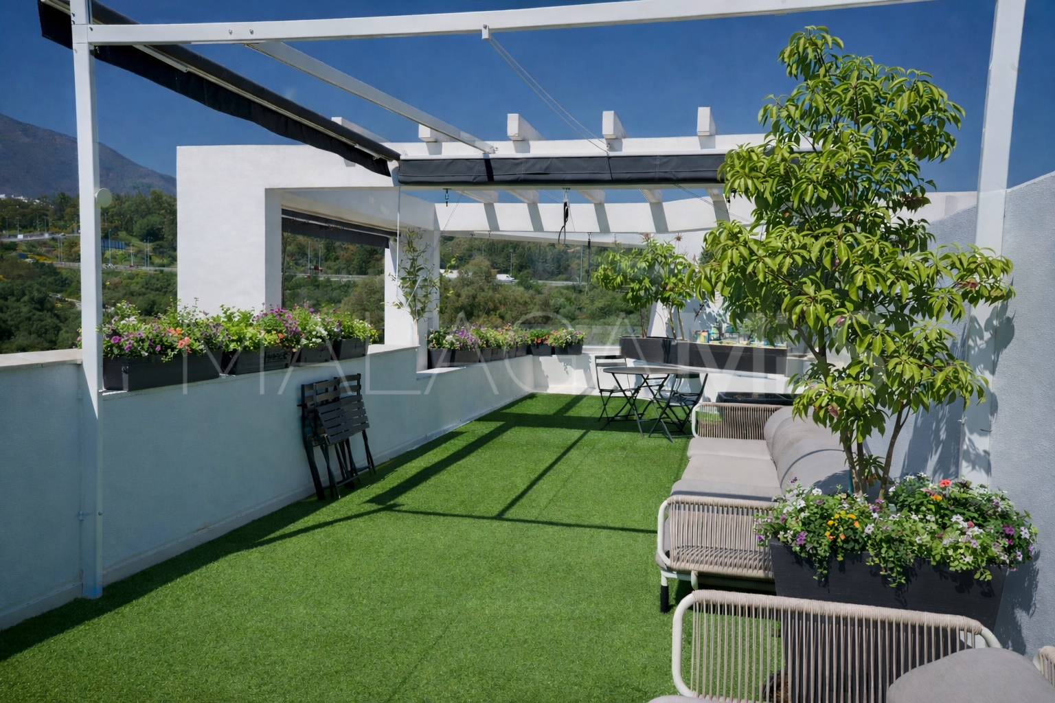 Zweistöckiges penthouse for sale in Avda de Andalucia - Sierra de Estepona