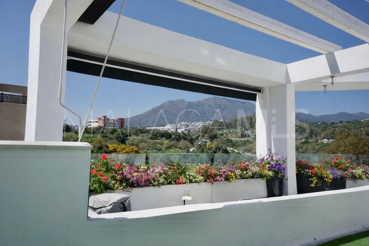 Zweistöckiges penthouse for sale in Avda de Andalucia - Sierra de Estepona