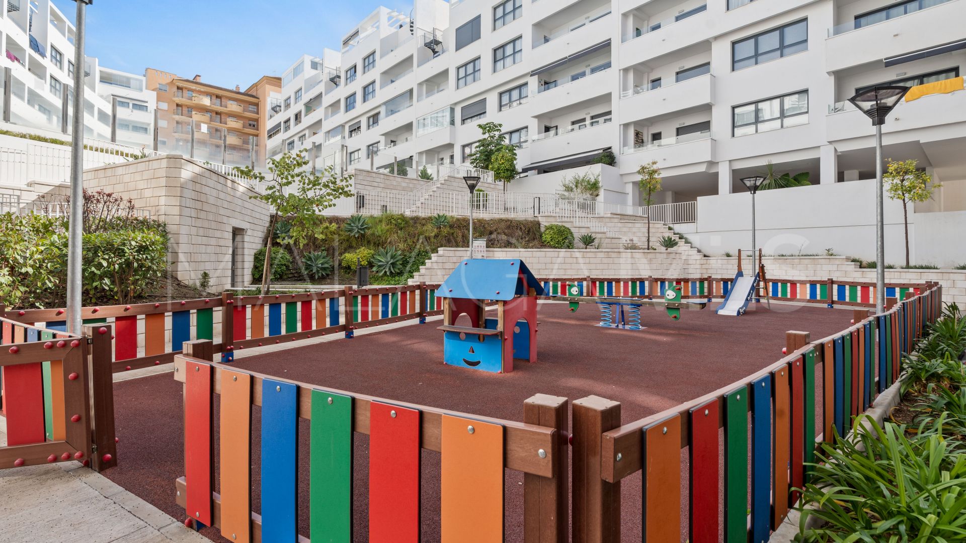 Zweistöckiges penthouse for sale in Avda de Andalucia - Sierra de Estepona