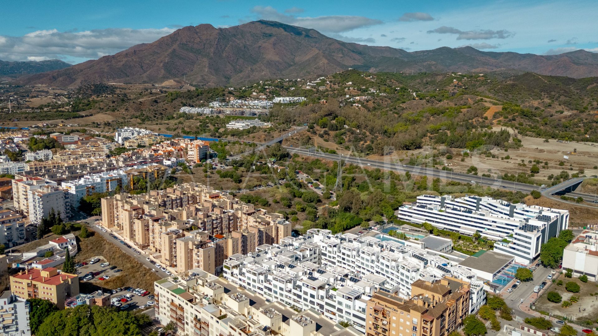 Zweistöckiges penthouse for sale in Avda de Andalucia - Sierra de Estepona