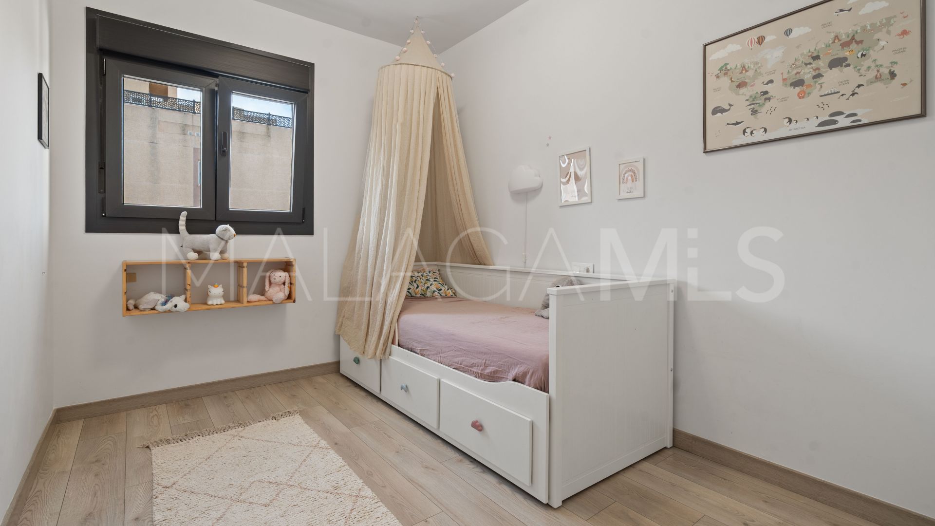 Zweistöckiges penthouse for sale in Avda de Andalucia - Sierra de Estepona