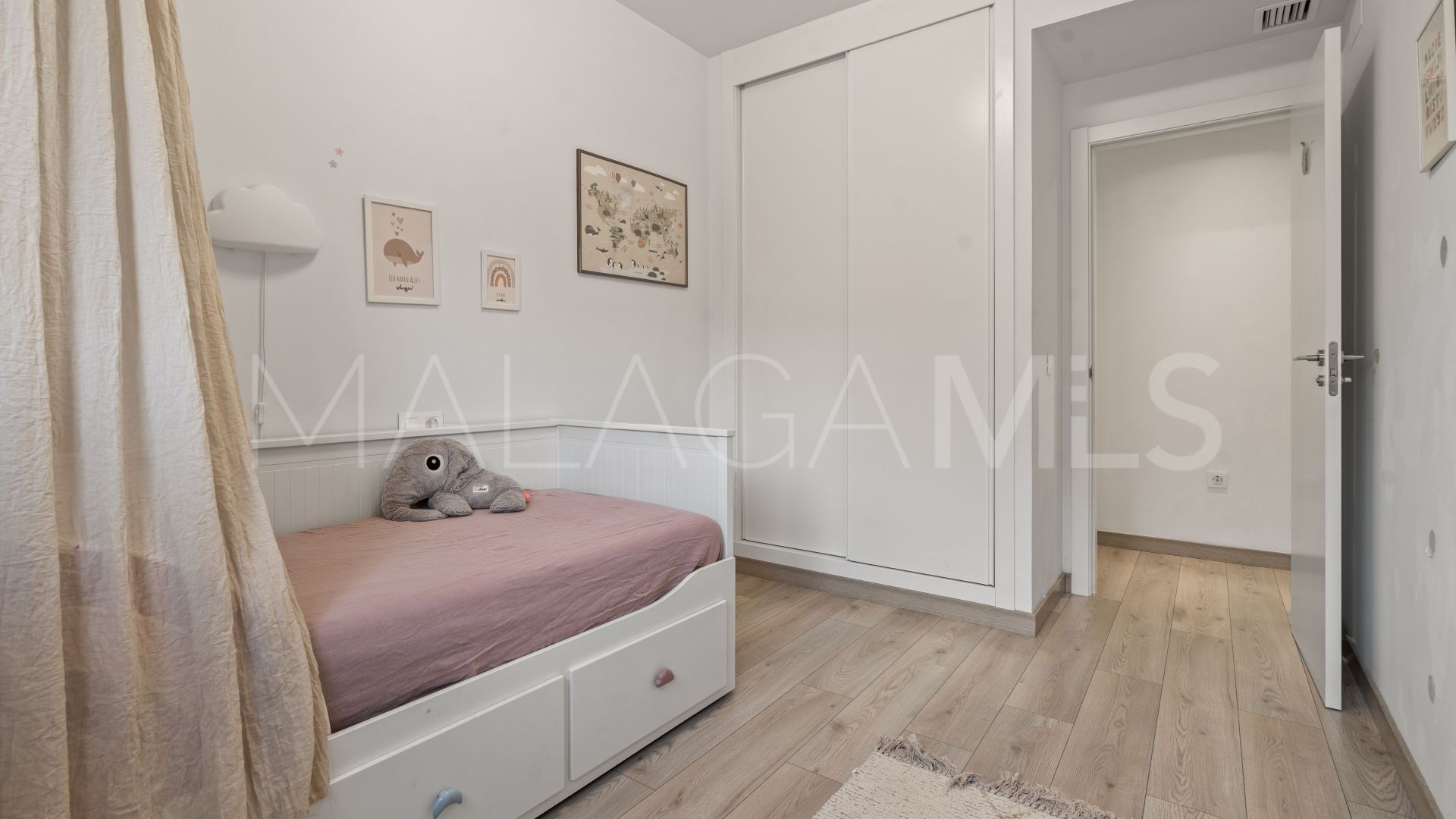 Zweistöckiges penthouse for sale in Avda de Andalucia - Sierra de Estepona