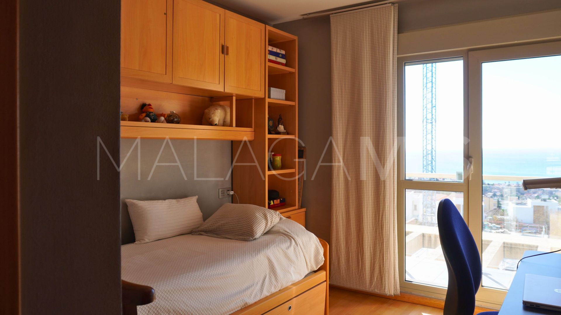 Pareado de 5 bedrooms for sale in Malaga - Este