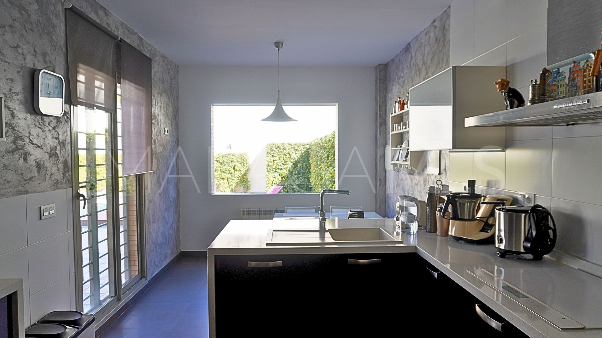 Pareado de 5 bedrooms for sale in Malaga - Este