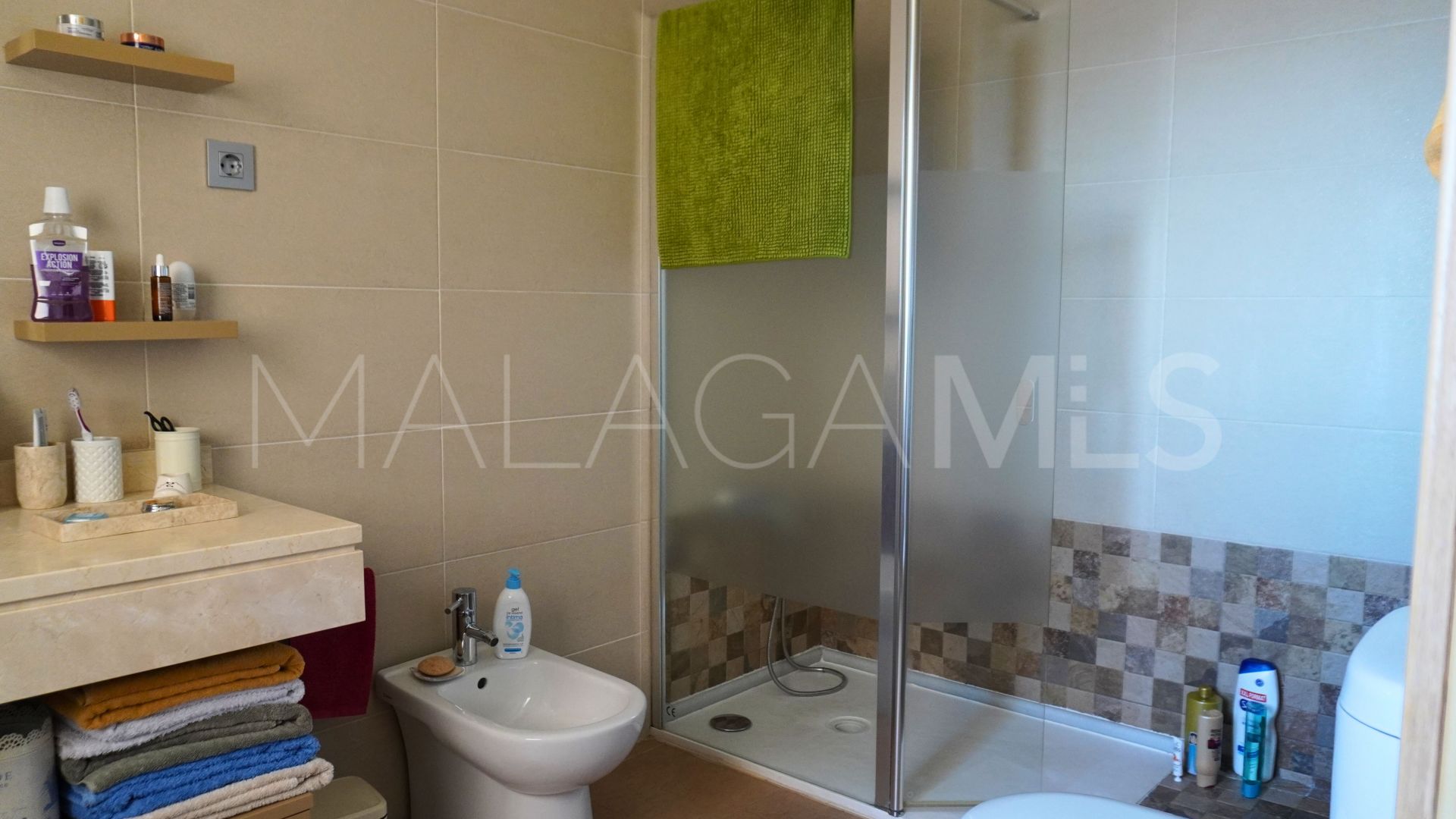 Pareado de 5 bedrooms for sale in Malaga - Este