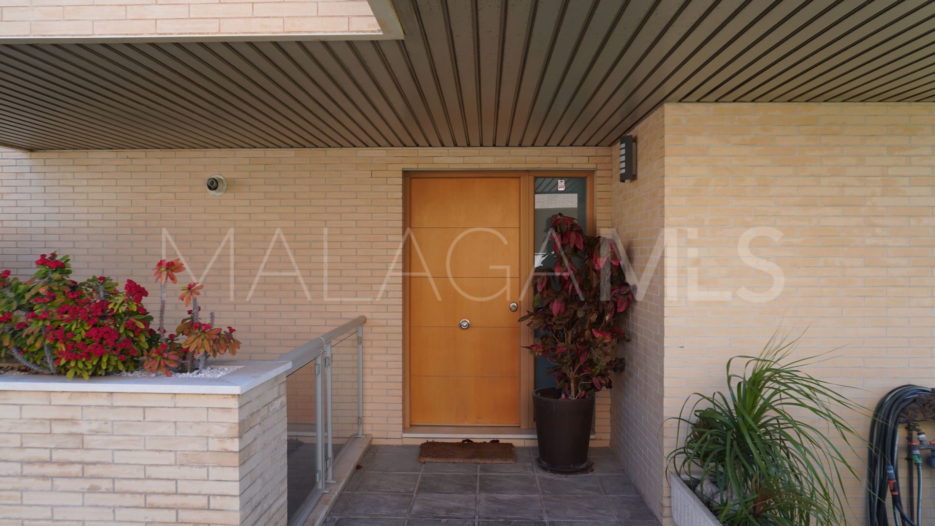 Pareado de 5 bedrooms for sale in Malaga - Este