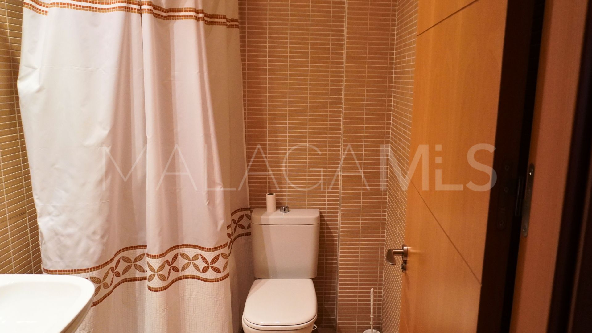 Pareado de 5 bedrooms for sale in Malaga - Este