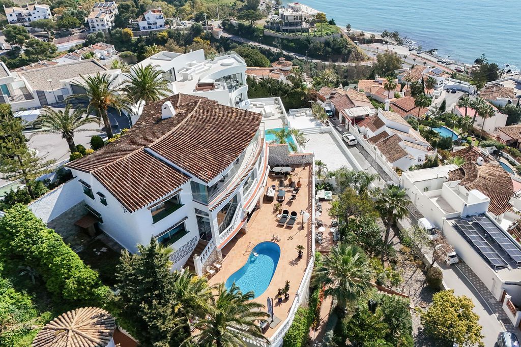 Villa for sale in Benalmadena Costa
