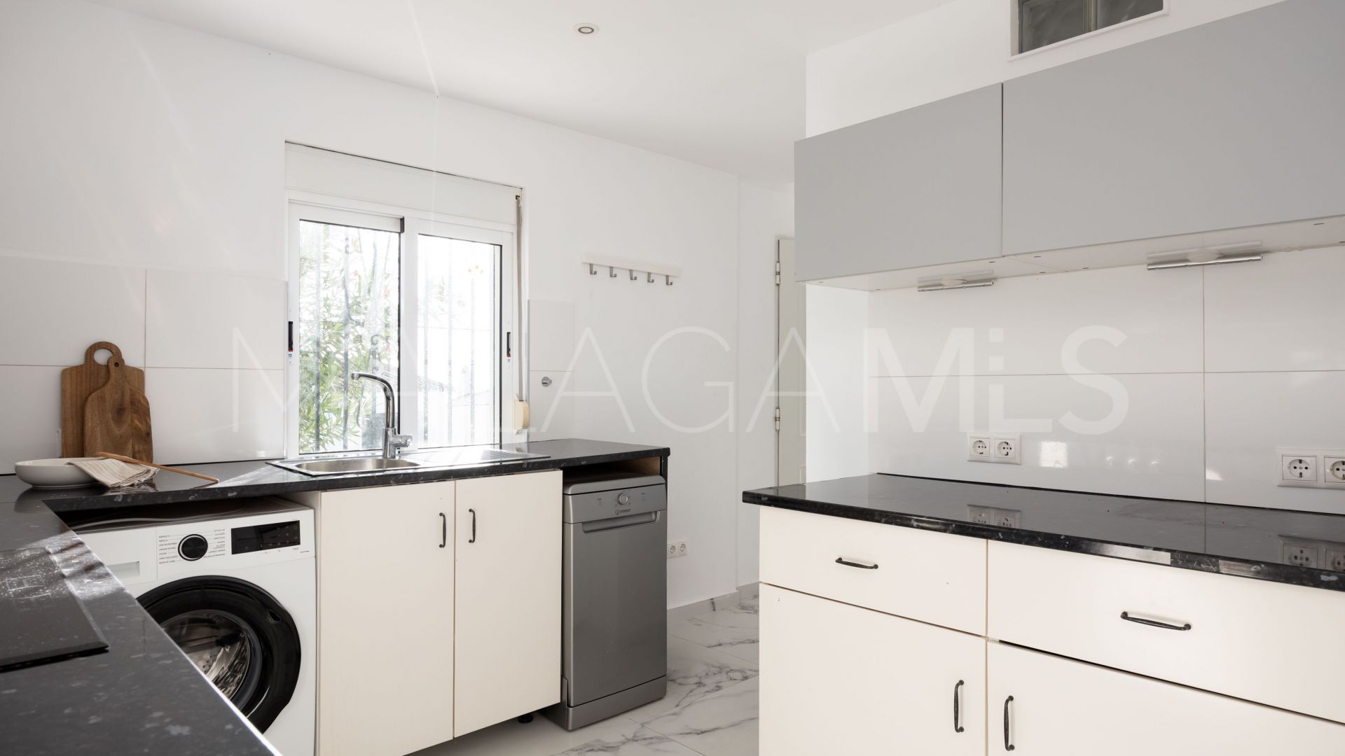 5 bedrooms house in Cala de Mijas for sale