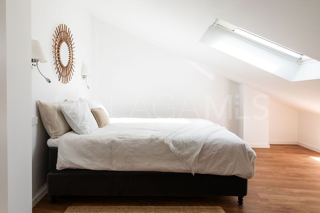 Buy atico duplex de 3 bedrooms in Malaga