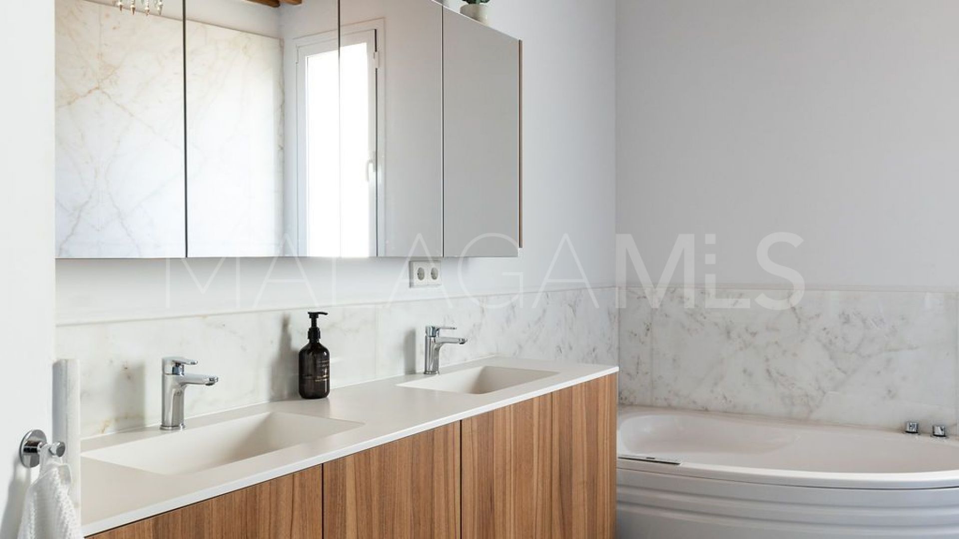 Buy atico duplex de 3 bedrooms in Malaga