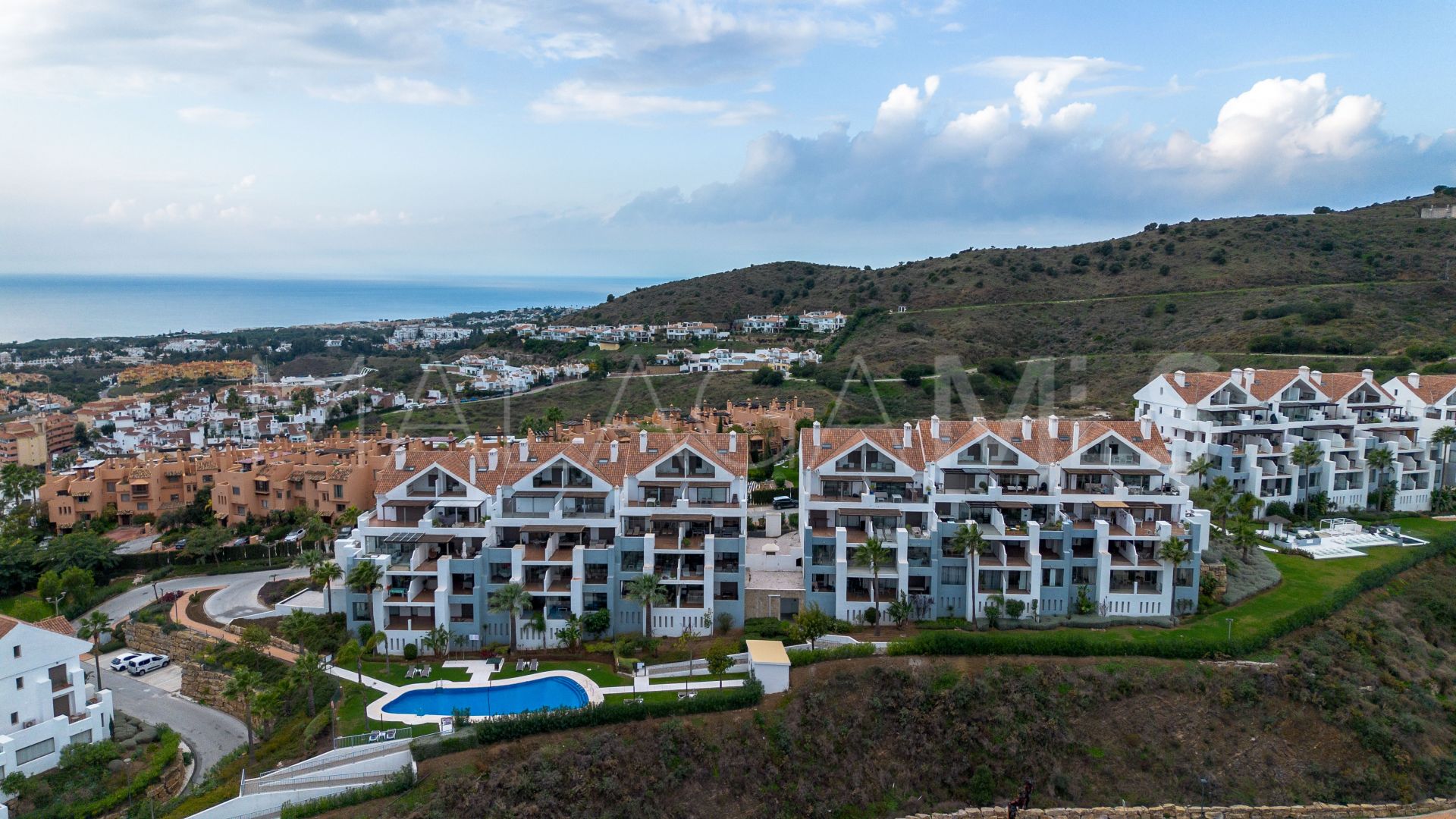 Buy duplex penthouse with 2 bedrooms in Mijas Costa