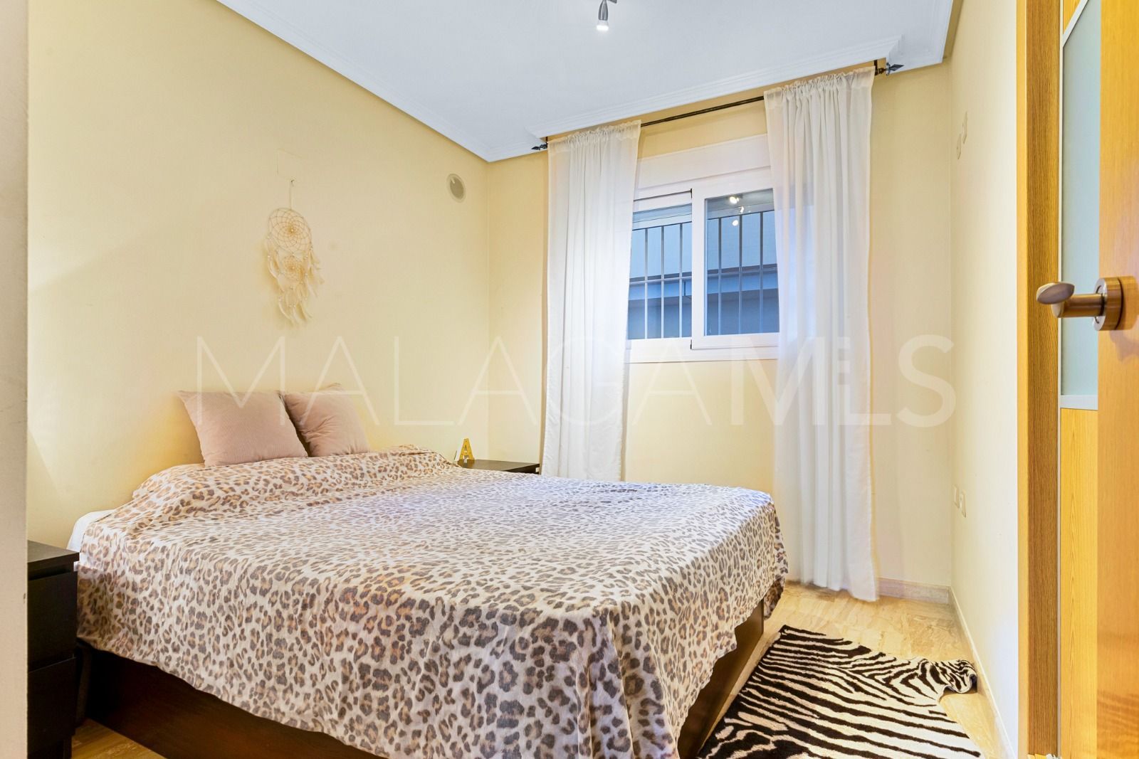 Buy apartment in Benalmadena