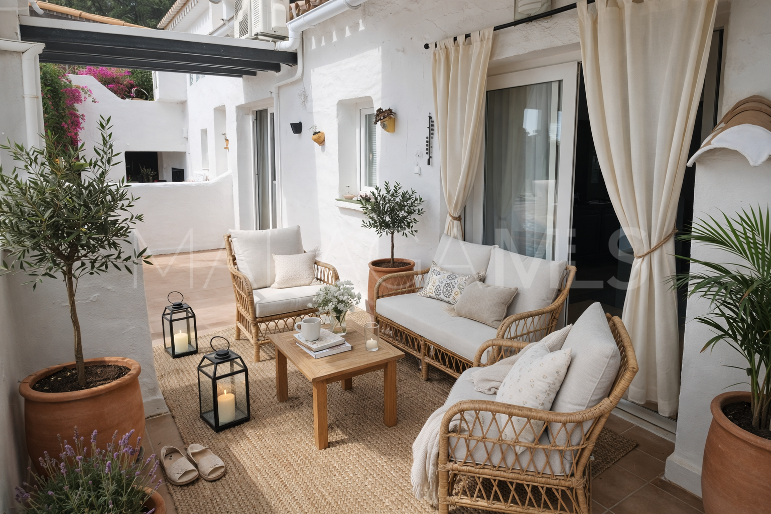 Penthouse for sale in Benahavis Centro with 3 bedrooms