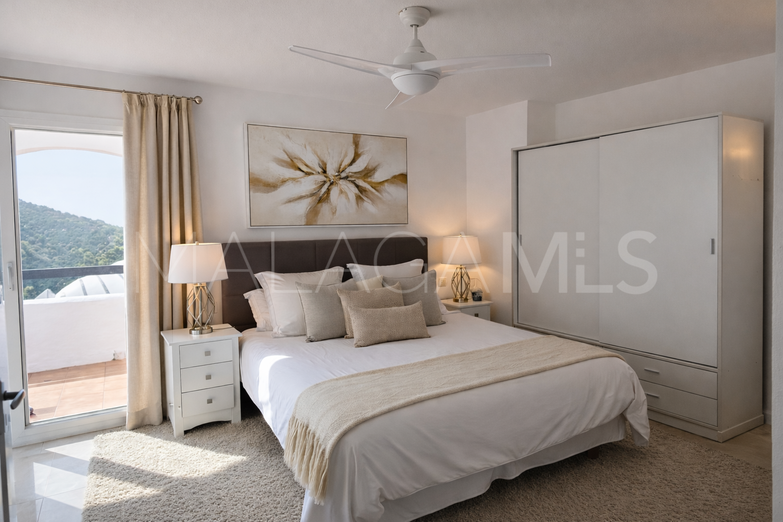 Penthouse for sale in Benahavis Centro with 3 bedrooms