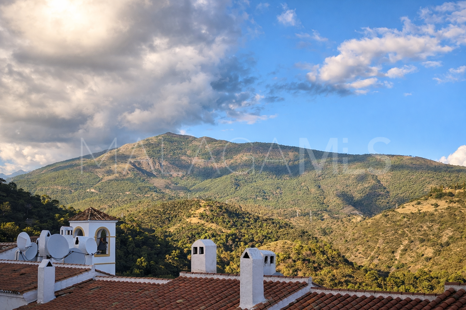 Penthouse for sale in Benahavis Centro with 3 bedrooms