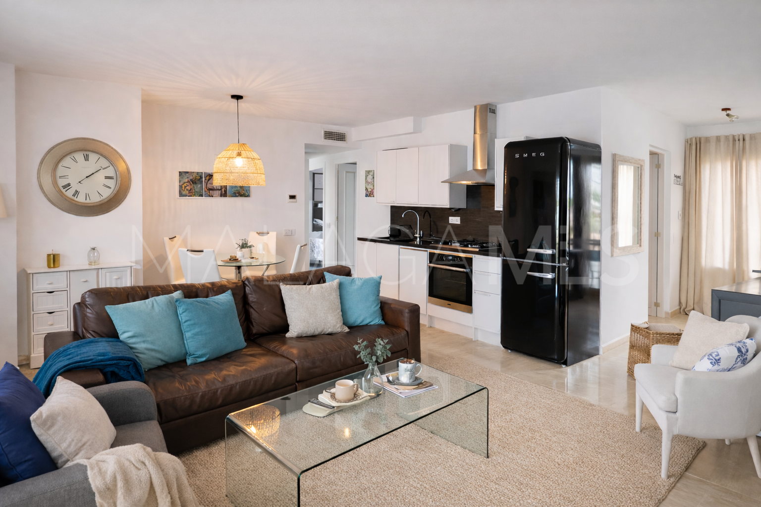 Penthouse for sale in Benahavis Centro with 3 bedrooms