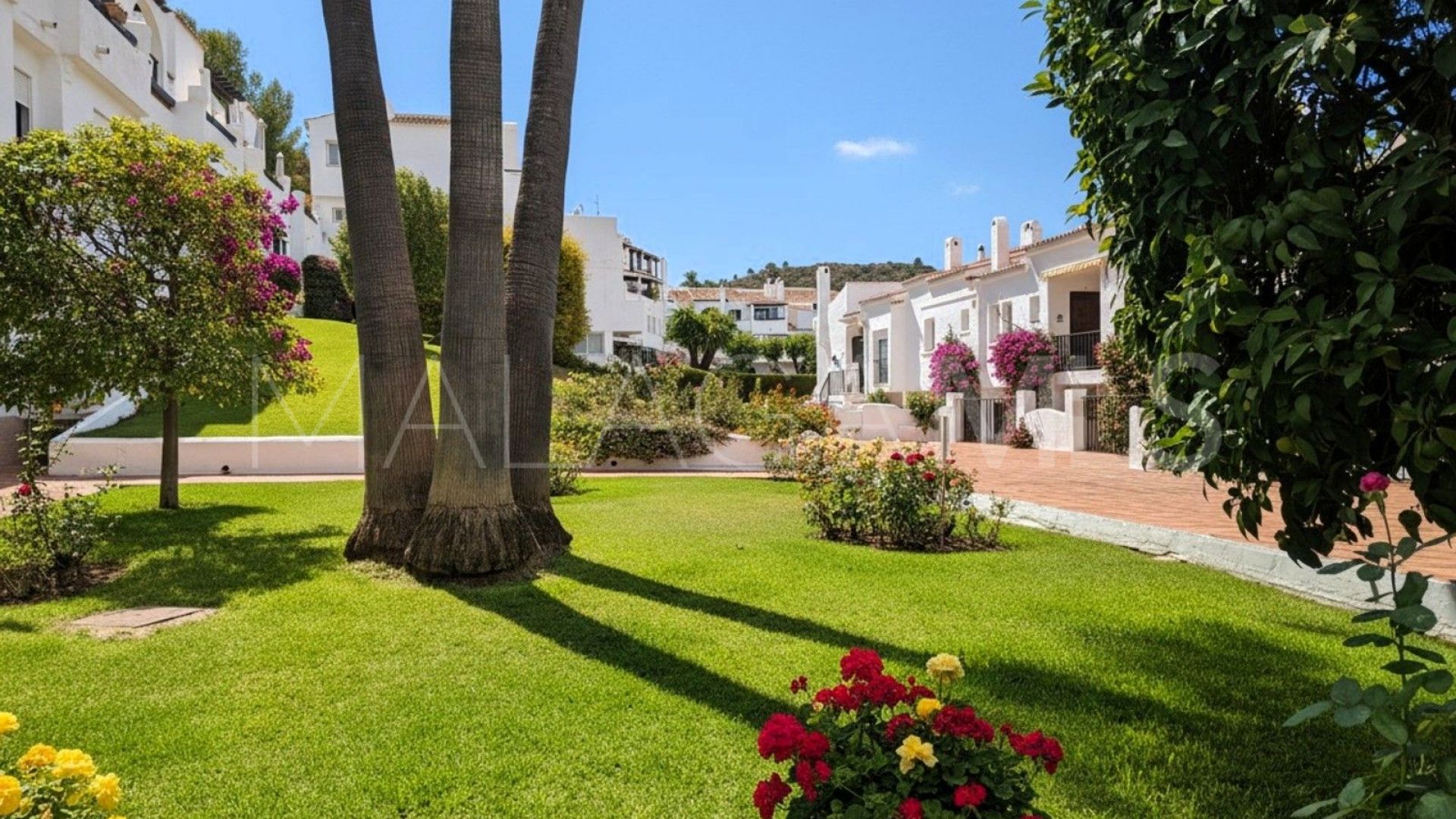 Penthouse for sale in Benahavis Centro with 3 bedrooms