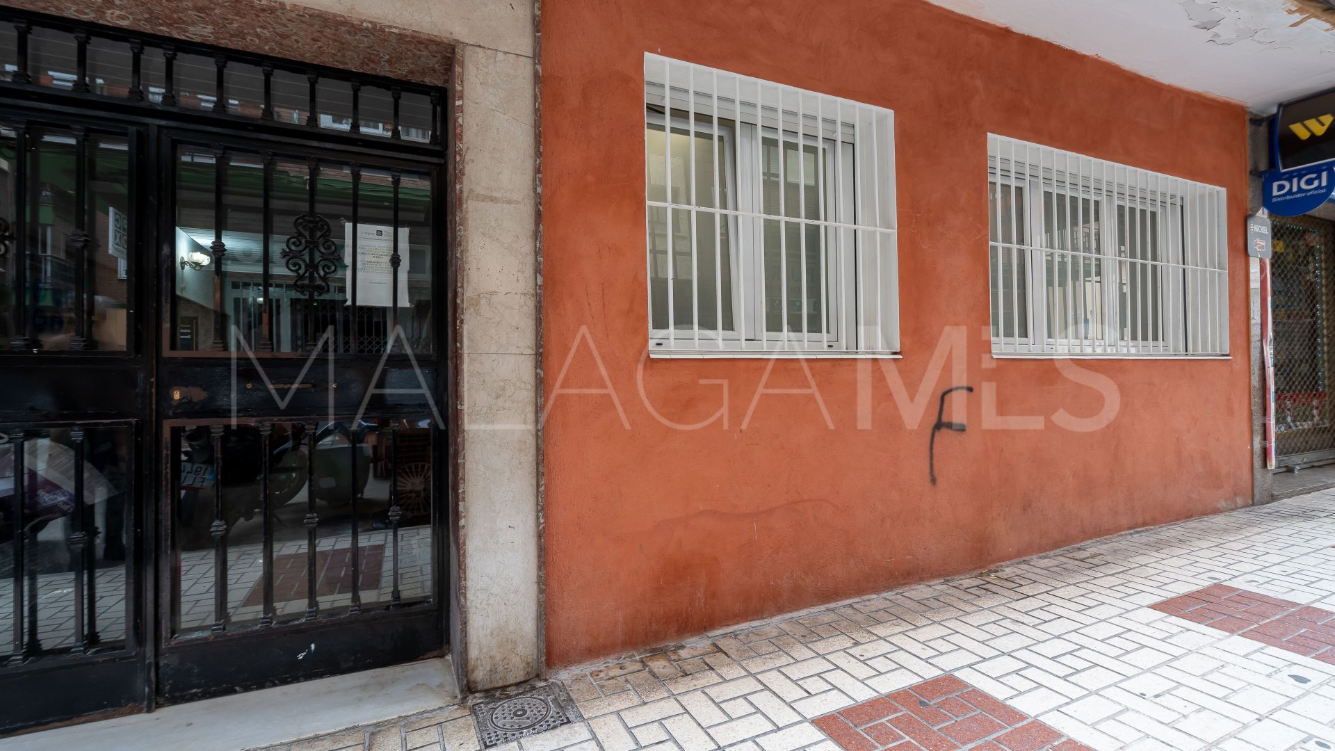 Commercial premises with 2 bedrooms for sale in Malaga
