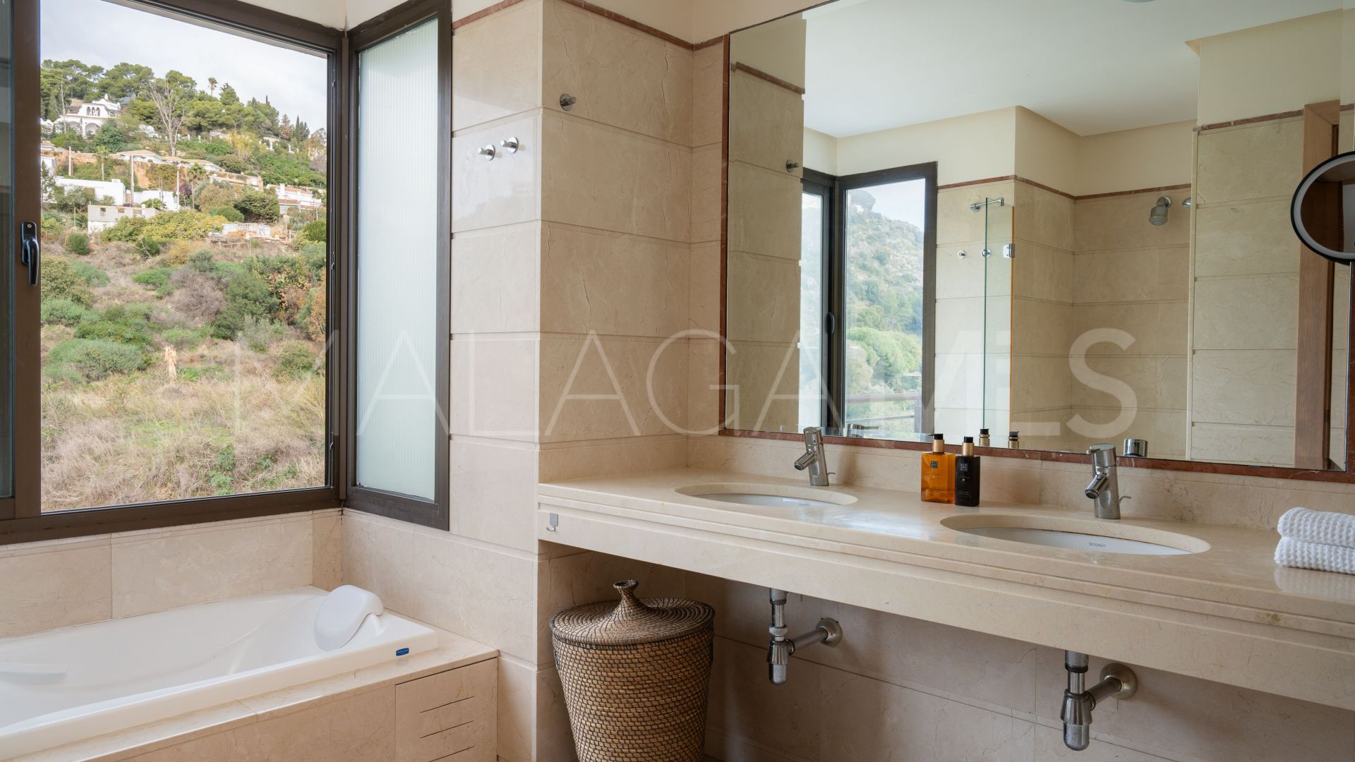 Maison jumelée for sale in Benalmadena Pueblo