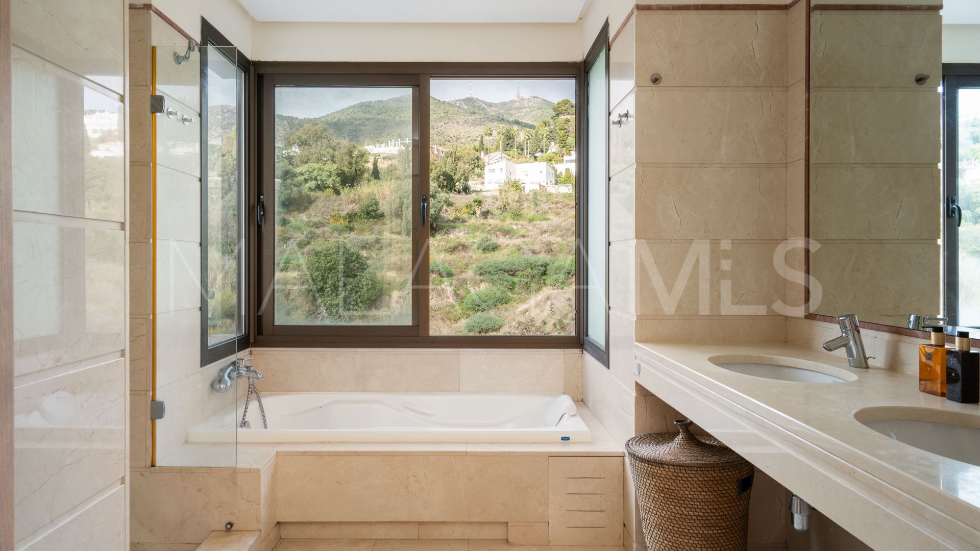 Maison jumelée for sale in Benalmadena Pueblo