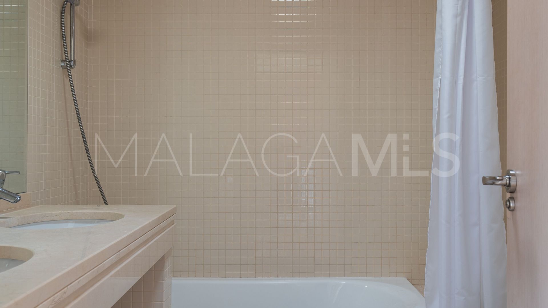 Maison jumelée for sale in Benalmadena Pueblo