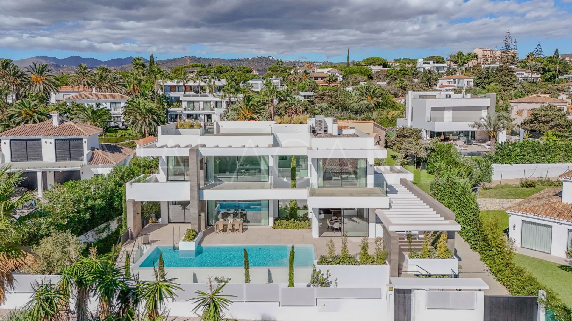 Villa for sale in Marbesa