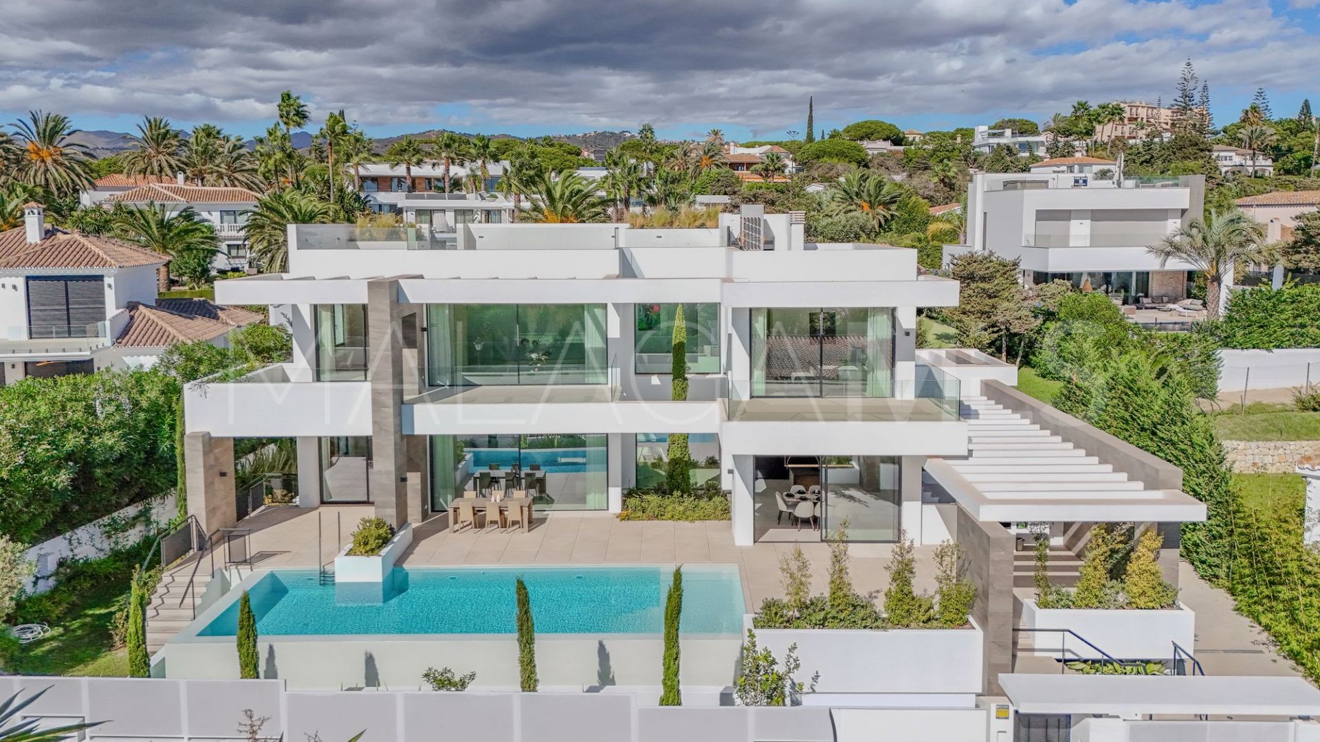 Villa for sale in Marbesa