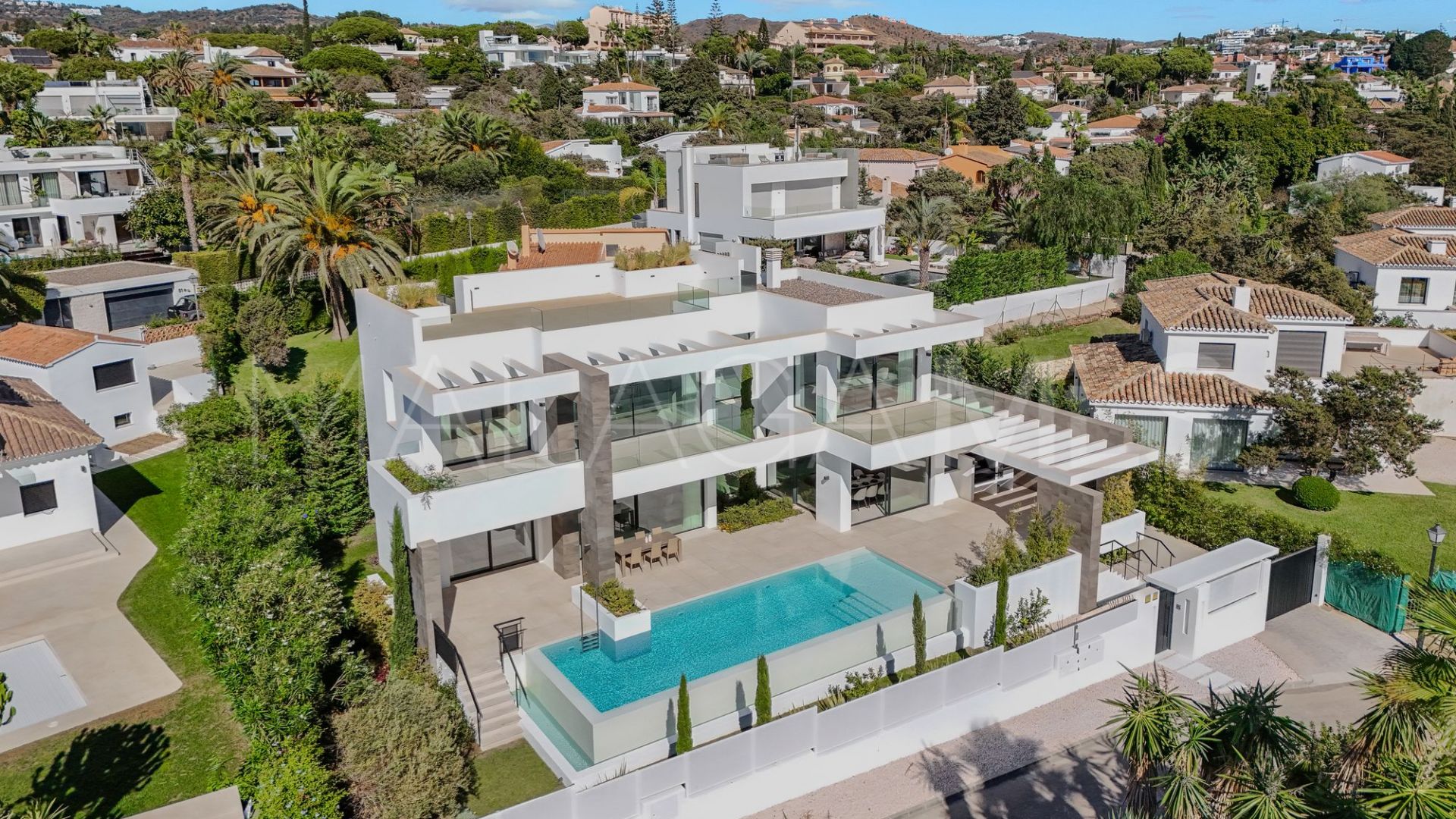 Villa for sale in Marbesa