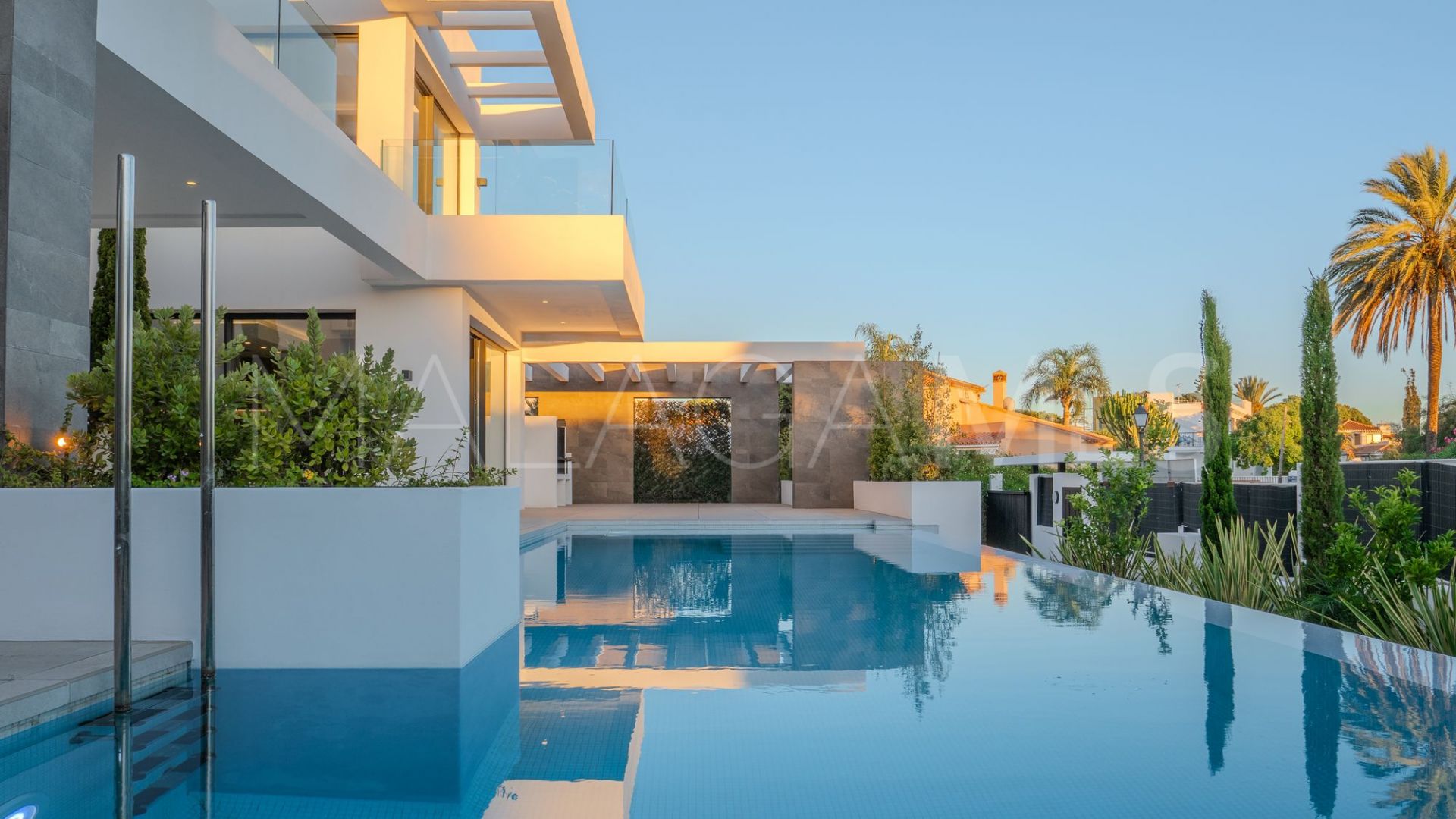 Villa for sale in Marbesa