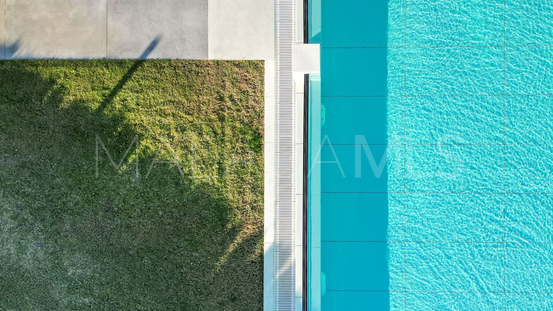 Se vende villa de 4 bedrooms in Benalmadena